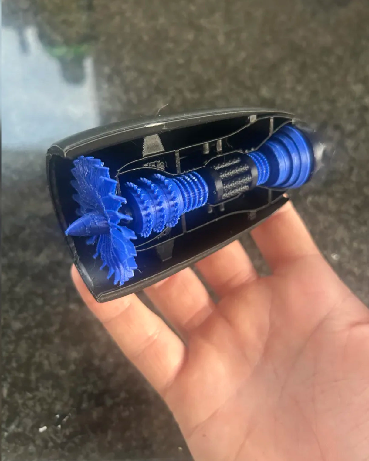 Jet engine fidget